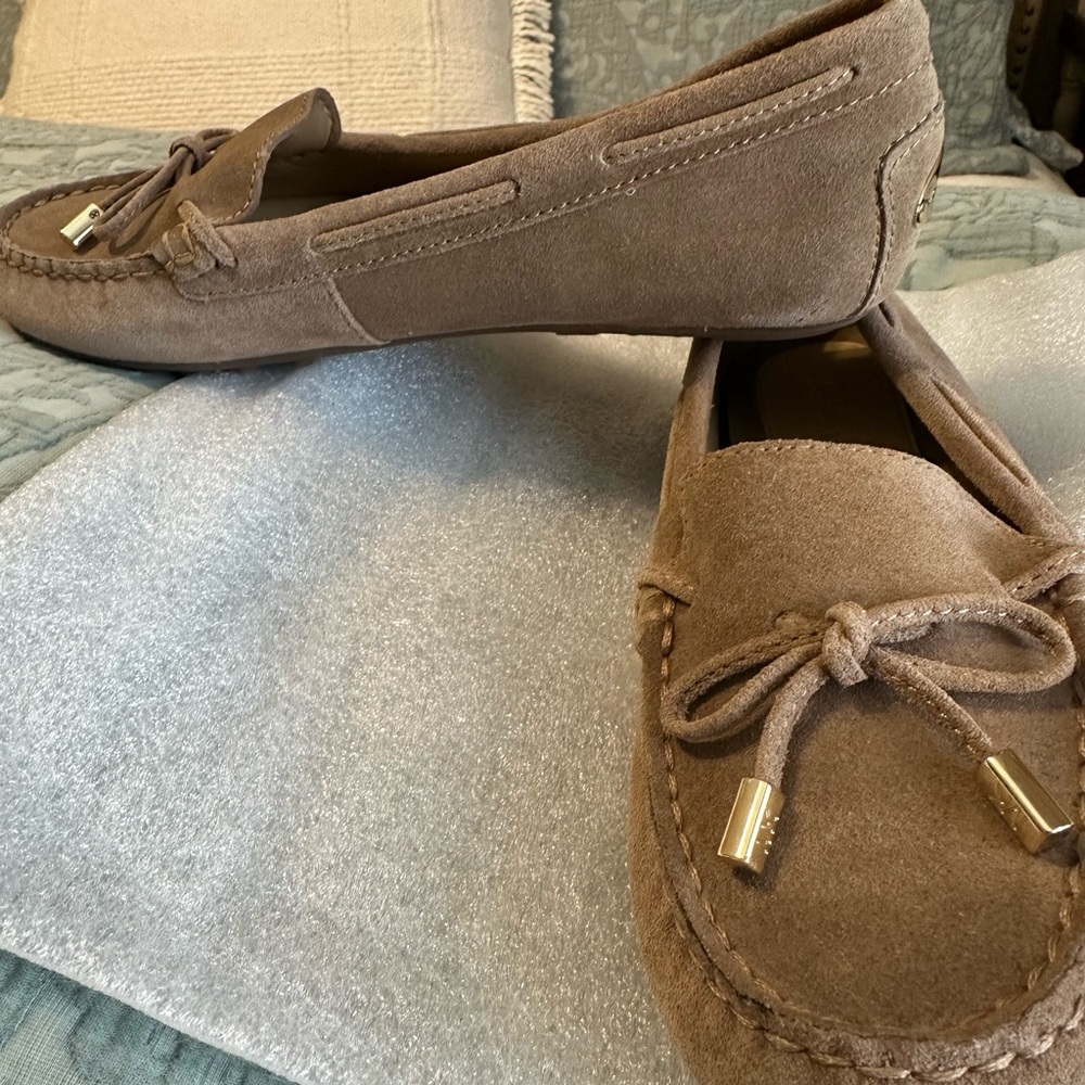 New Michael Kors Brown Suede Driving Mocs 🍁🍂 New and never worn!